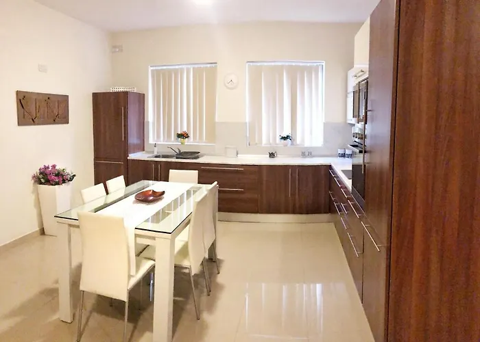 The Village 2 * Kirkop